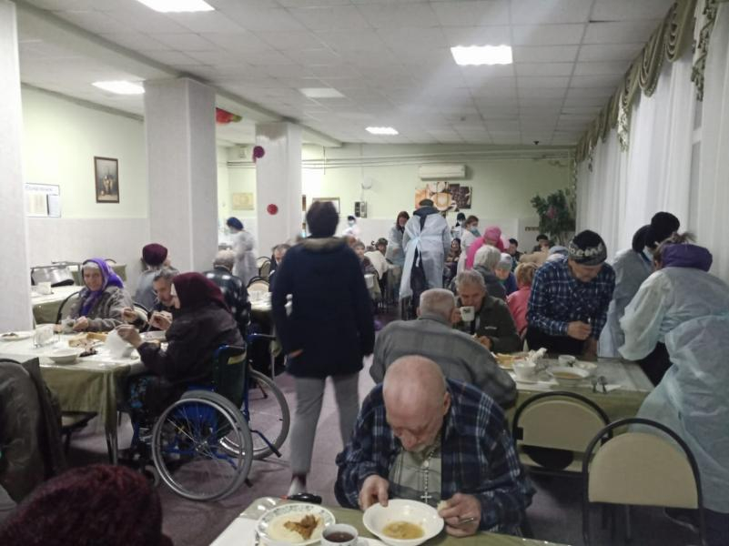 В Таганроге разместили эвакуированных из дома престарелых Херсона