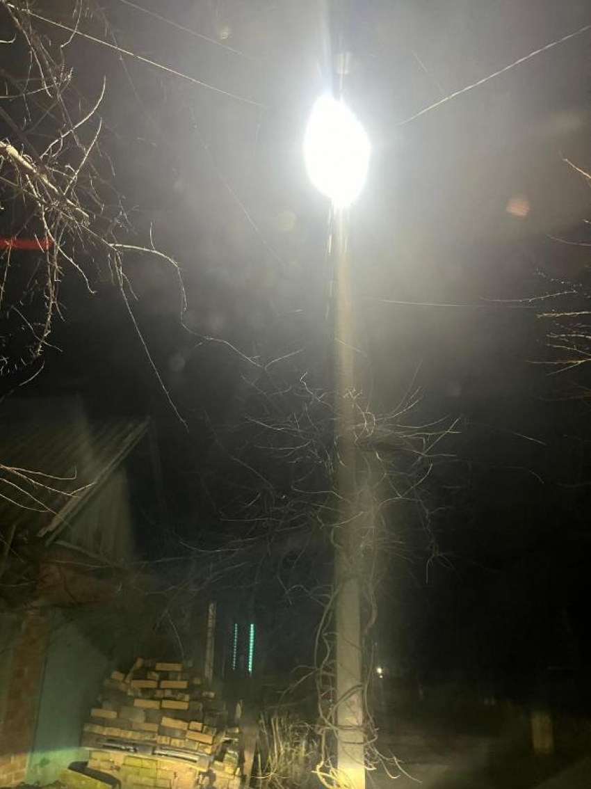 После двух публикаций в «Блокнот Таганрог» свет вновь засиял в маленьком переулке