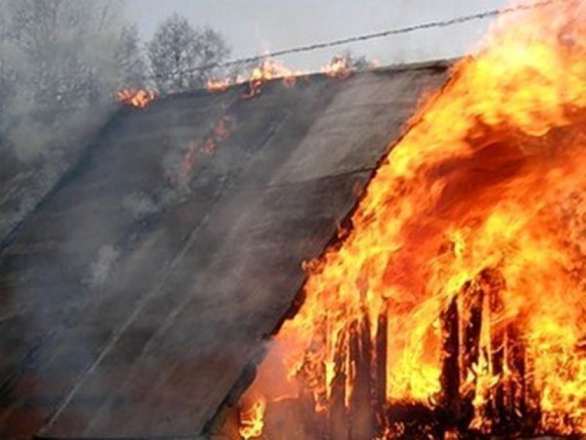 В Таганроге сгорел частный дом