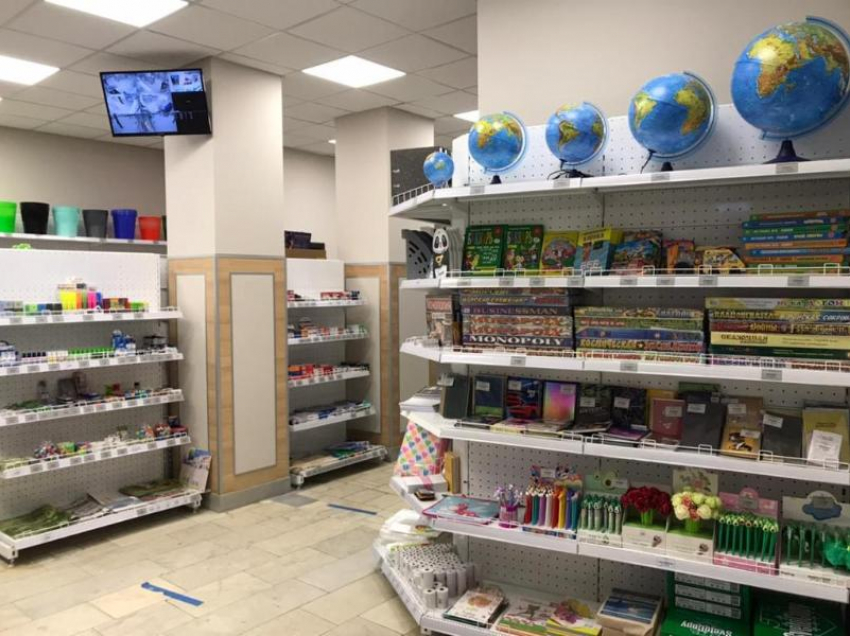 На ул.Седова,12 открылся современный магазин под названием «Канцтовары»