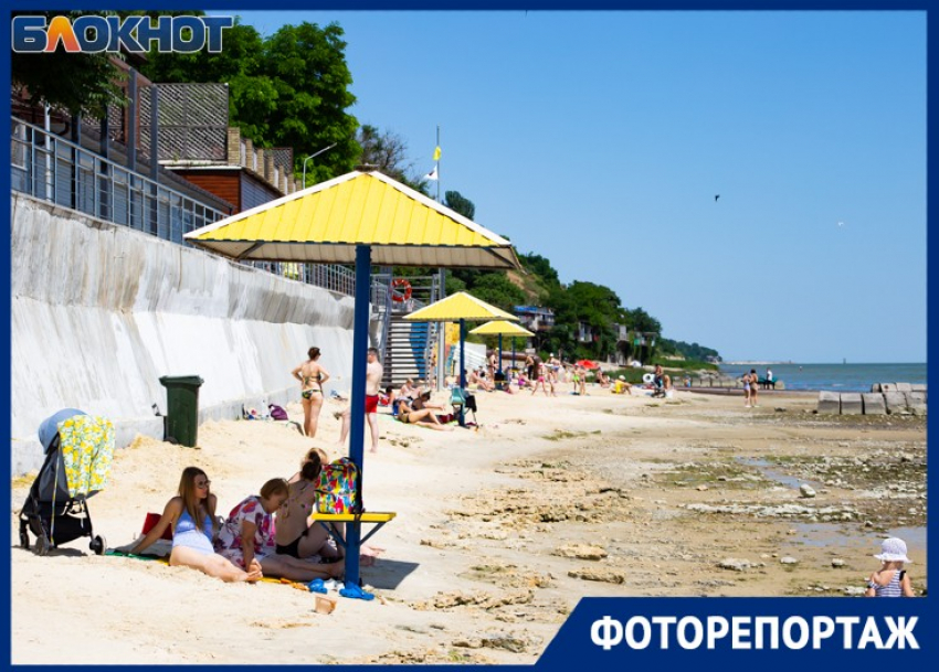 Ещё одно излюбленное место горожан и туристов - Приморский пляж Таганрога