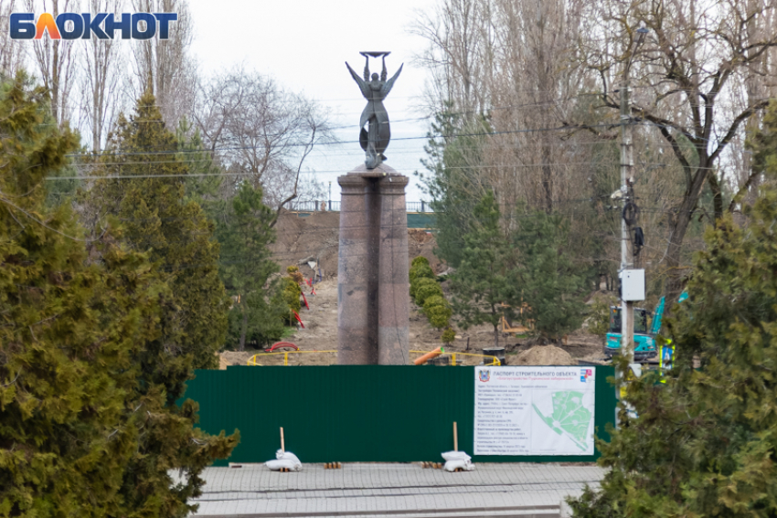 Как продвигаются работы по реконструкции Пушкинской набережной