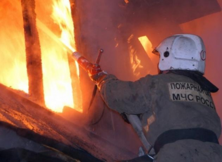 В Таганроге при пожаре в доме на улице Москатова погиб человек