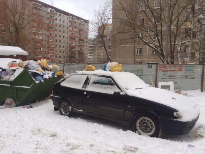 В Таганроге горожане линчевали очередной автомобиль за неправильную парковку