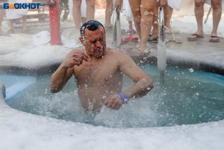 В преддверии праздника Крещение Господне освятить воду можно во всех храмах Таганрога