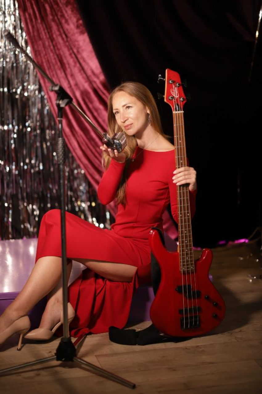 Редакция Блокнот Таганрог поздравляет с днём рождения зажигательную сотрудницу рекламного отдела Анастасию Попандопулос