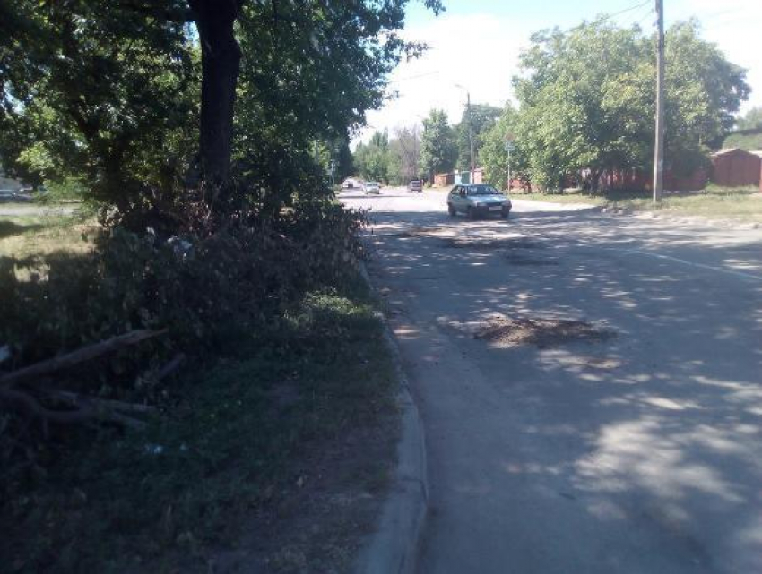 Ремонт «нано-пылью» таганрогских дорог заметил автолюбитель