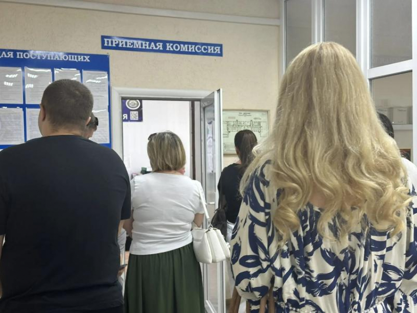 Жарко скоро будет: Таганрогский институт имени Чехова готовится к наплыву абитуриентов
