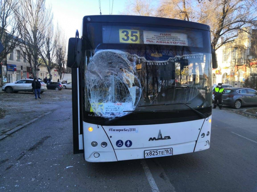 В Таганроге водитель автобуса сбил 40-летнего пешехода 