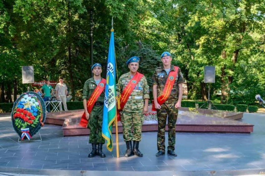 Любимый праздник таганрожцев День ВДВ запечатлели камеры видео и фото