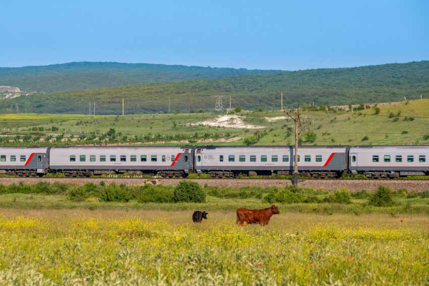 Поезд из Таганрога в Крым увеличен на 5 вагонов