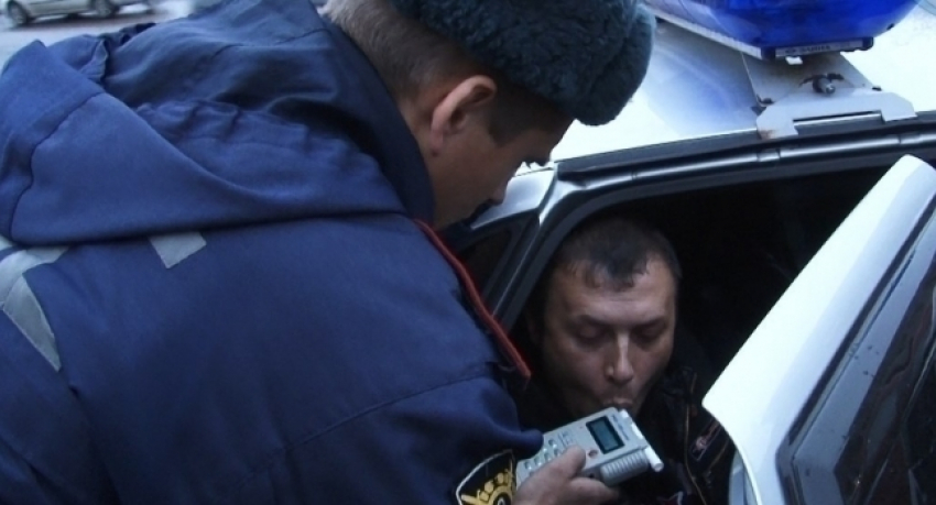Еженедельно полиция задерживает около 12 пьяных водителей в Таганроге