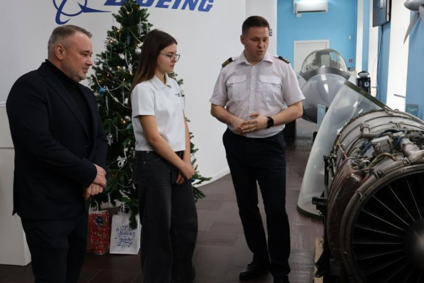 Региональные депутаты исполнили небесную мечту юной таганроженки