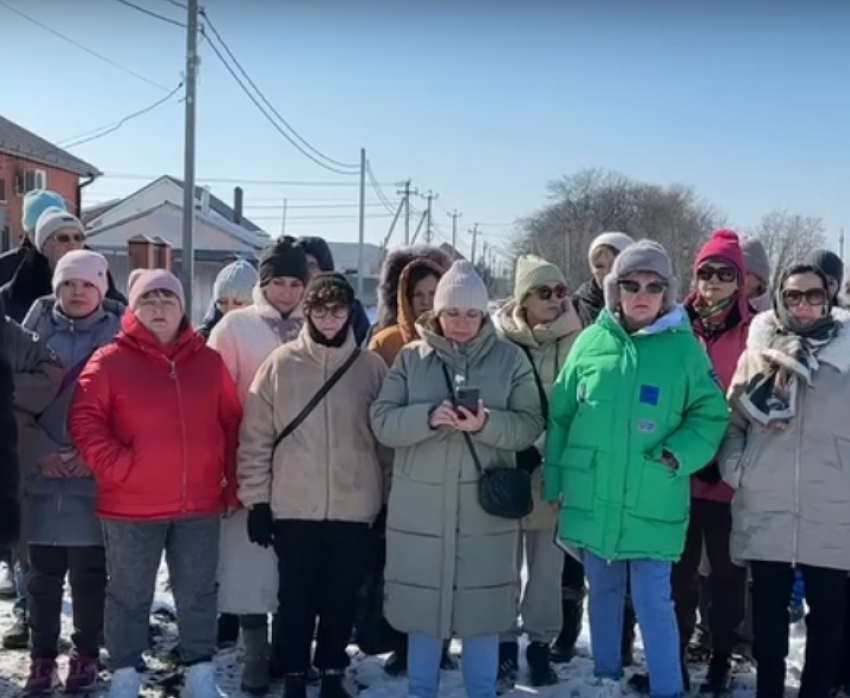 "Мы требуем честное расследование» - на границе Новобессергеновки и Таганрога конфликт набирает обороты