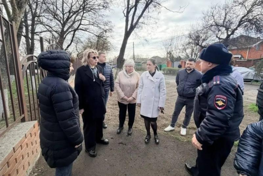 После ночной атаки: в Таганроге и Неклиновском районе продолжают оценивать ущерб и ликвидировать последствия