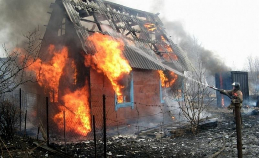 45-летняя женщина погибла при пожаре под Таганрогом