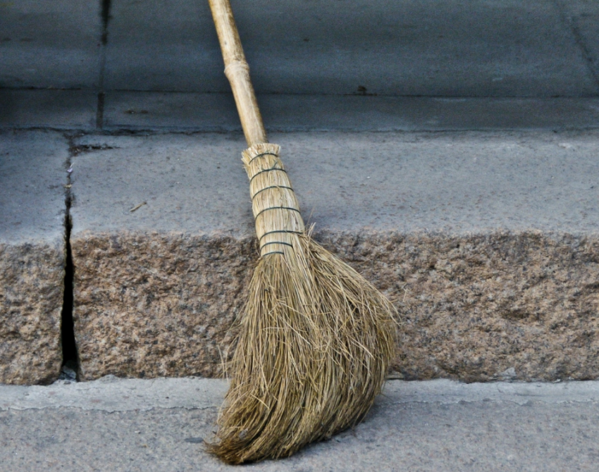 "Они нас за идиотов считают": наблюдения таганроженки за дворниками