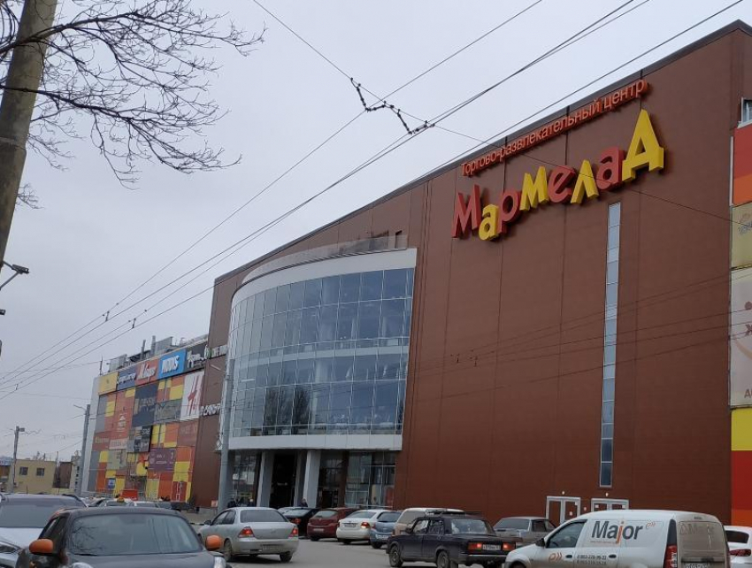 Таганрогских подростков не пустили в ТРЦ «Мармелад»