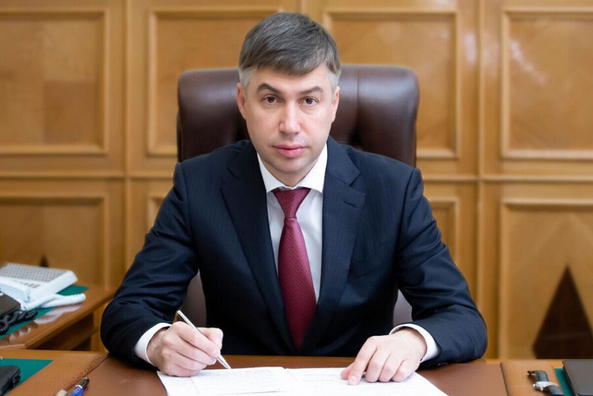 Наживался на взятках: новое уголовное дело возбудили против таганрожца Логвиненко