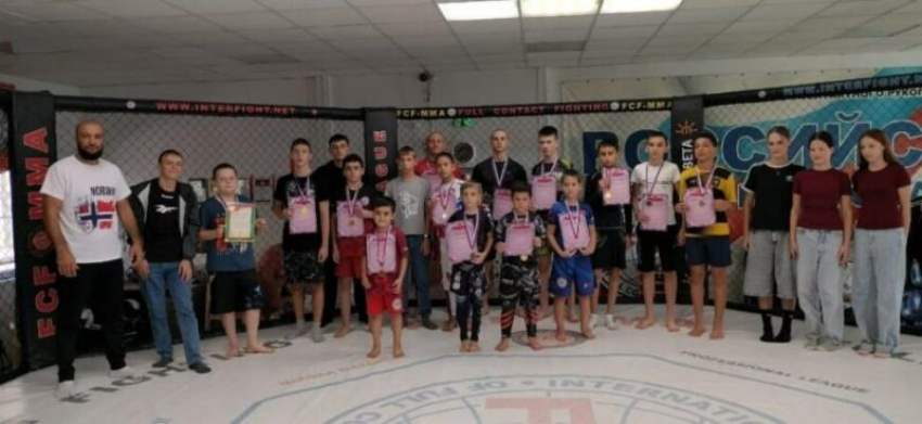 Сражались рыцари и короли: рукопашная от юных таганрожцев