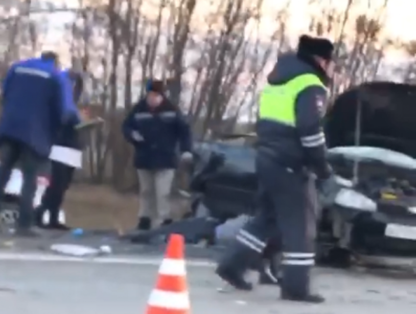 В жутком массовом ДТП на трассе Ростов-Таганрог погибло два человека
