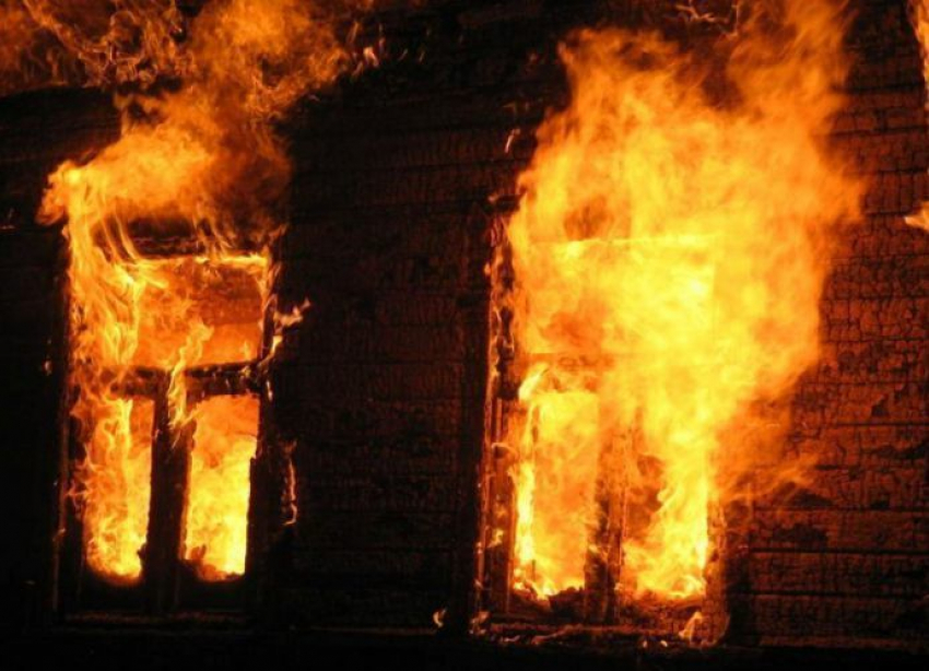 В селе Лысогорка в огне погиб человек