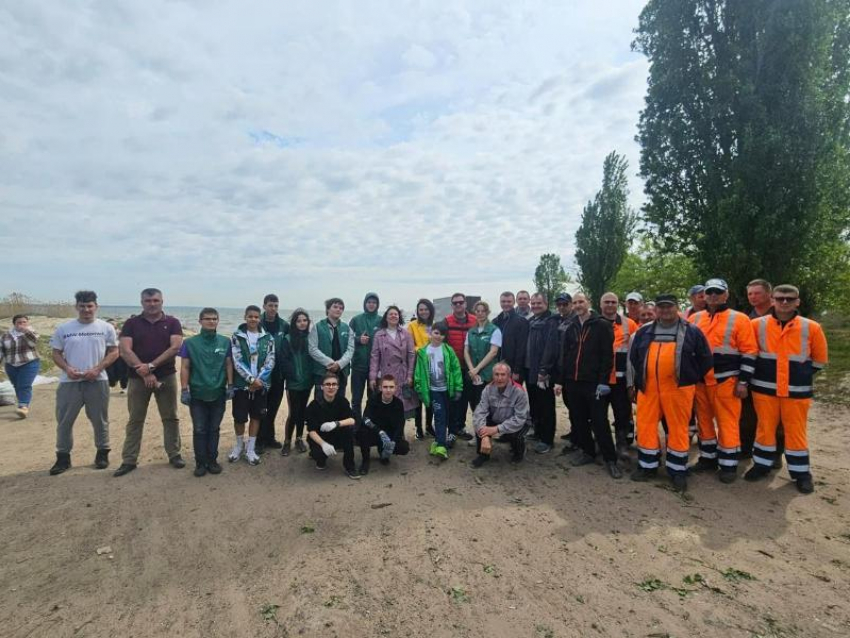 Чистота в городе начинается с себя: в Таганроге прошли субботники