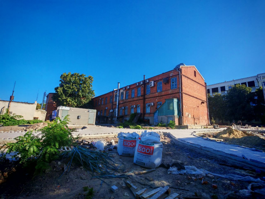 «Последний подарок Фатеева» — туалет в Почтовом сквере занял свое место 