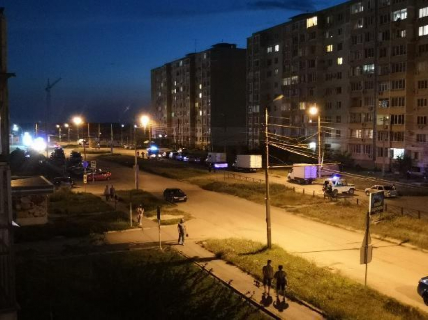 В Таганроге из-за угрозы взрыва жителей многоэтажки срочно эвакуировали