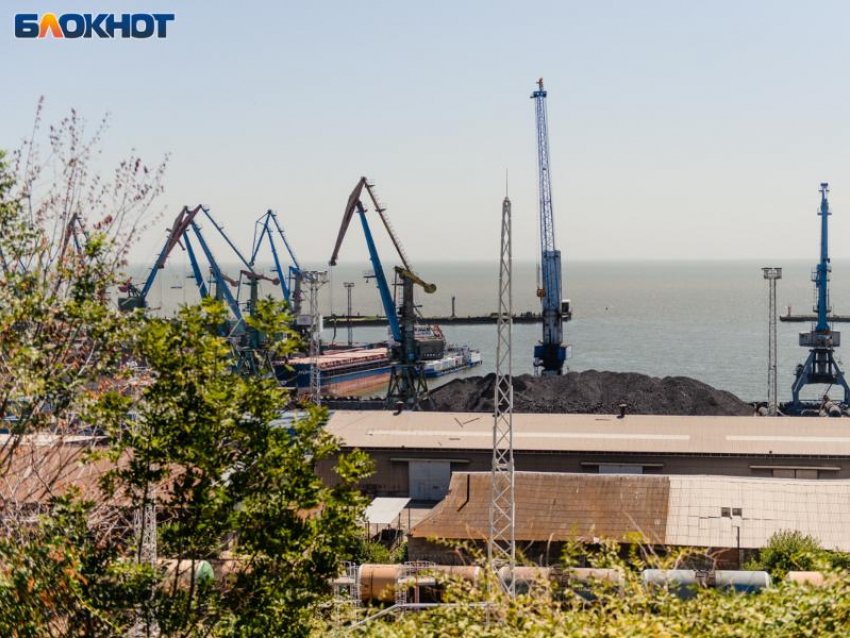 В Таганрогском порту ограничили плавание судов