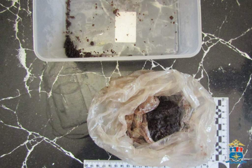 Таганрожцы “химичили” в собственной квартире