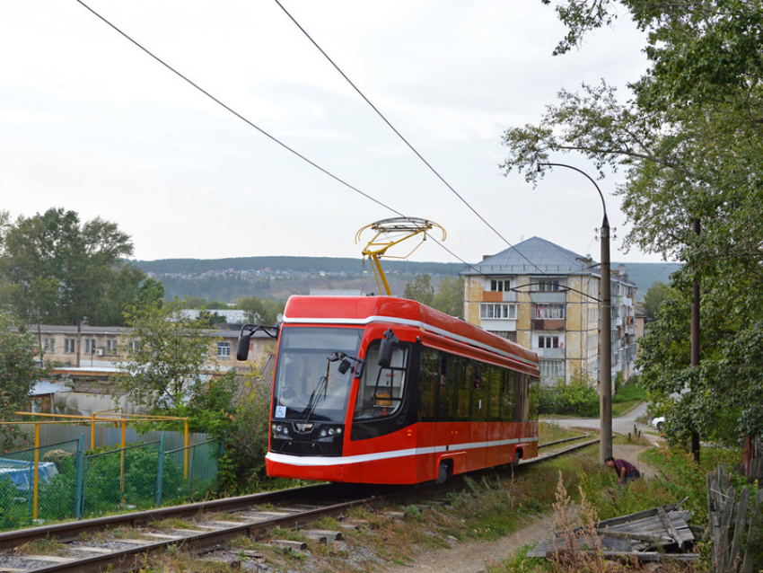 В сентябре должны открыть первый трамвайный маршрут, а в Усть-Катаве обкатывают только второй вагон