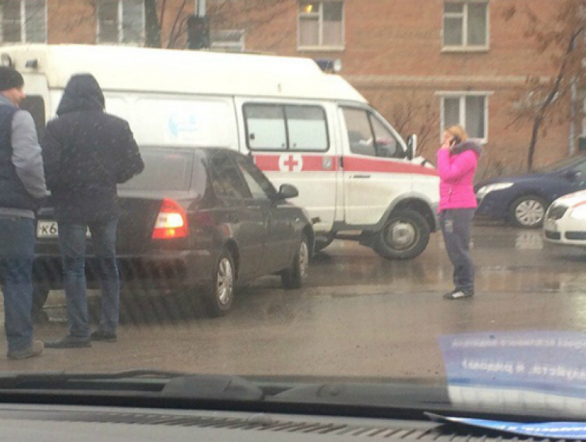 Скорая везла пациента в БСМП и попала в аварию в  Таганроге