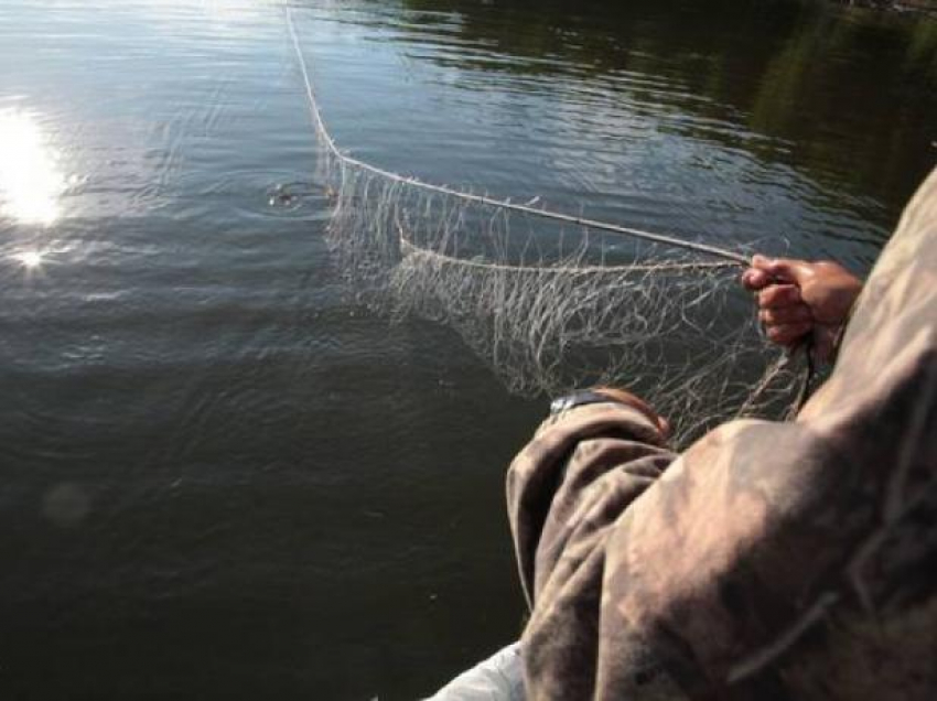 Граждан Украины задержали за незаконную рыбалку в Таганрогском заливе