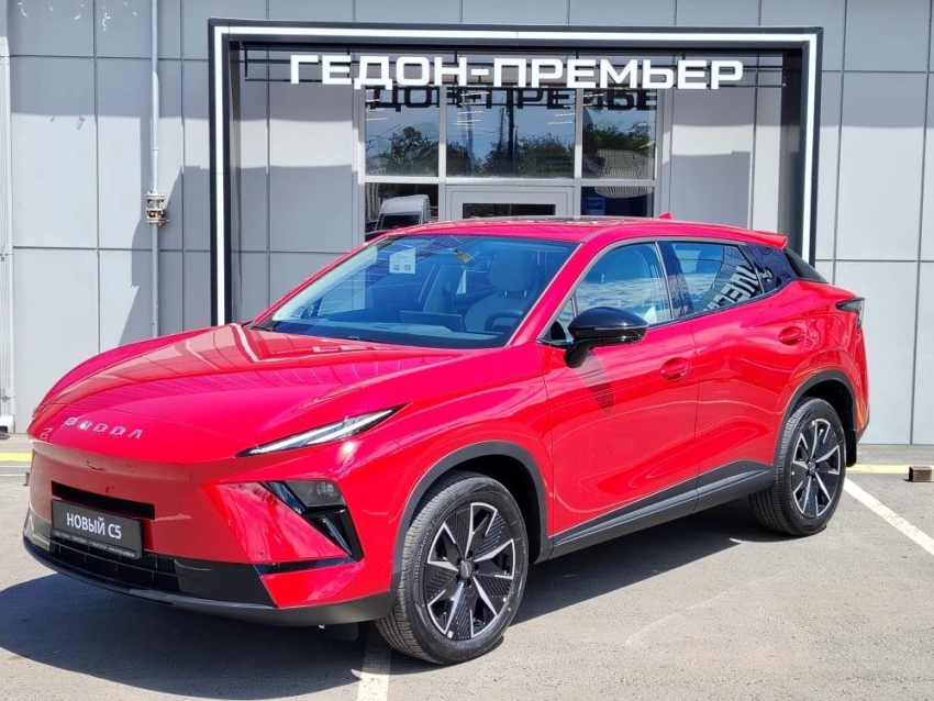 Эволюция бестселлера: Обзор нового поколения OMODA C5
