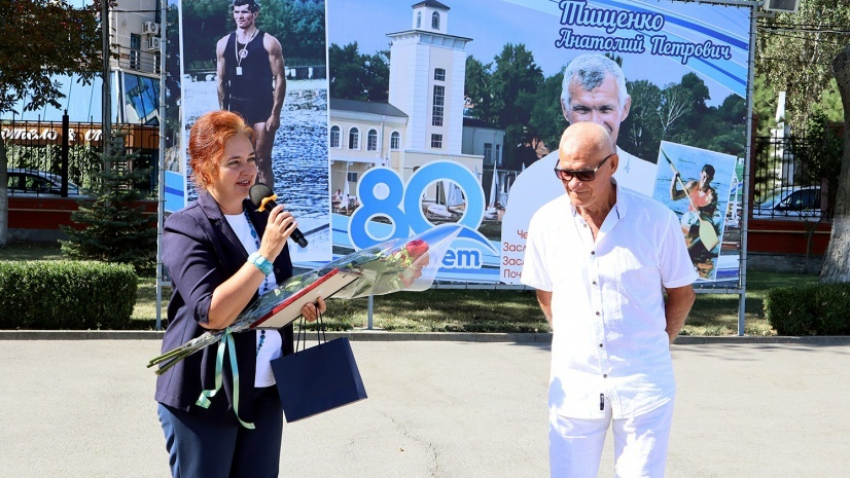 Почётный гражданин Таганрога Анатолий Тищенко празднует 80-летие