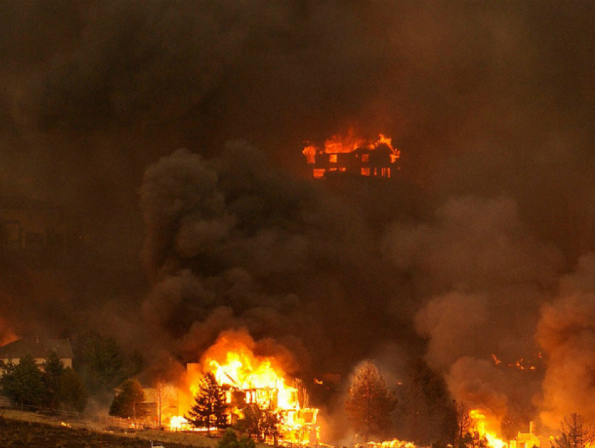 Страшный пожар в Таганроге, сгорело много зданий(ВИДЕО)