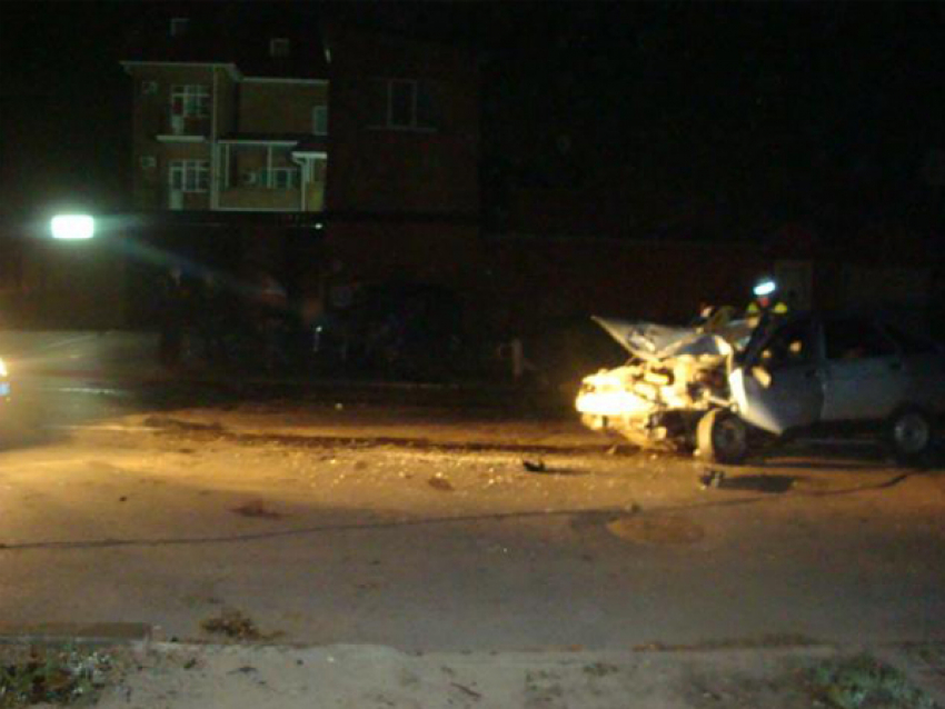 В результате ДТП в Таганроге пострадали оба водителя и 13-летний пассажир