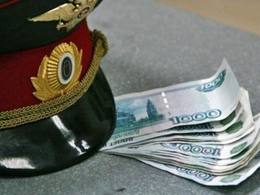 Два сотрудника полиции Таганрога заключены под стражу