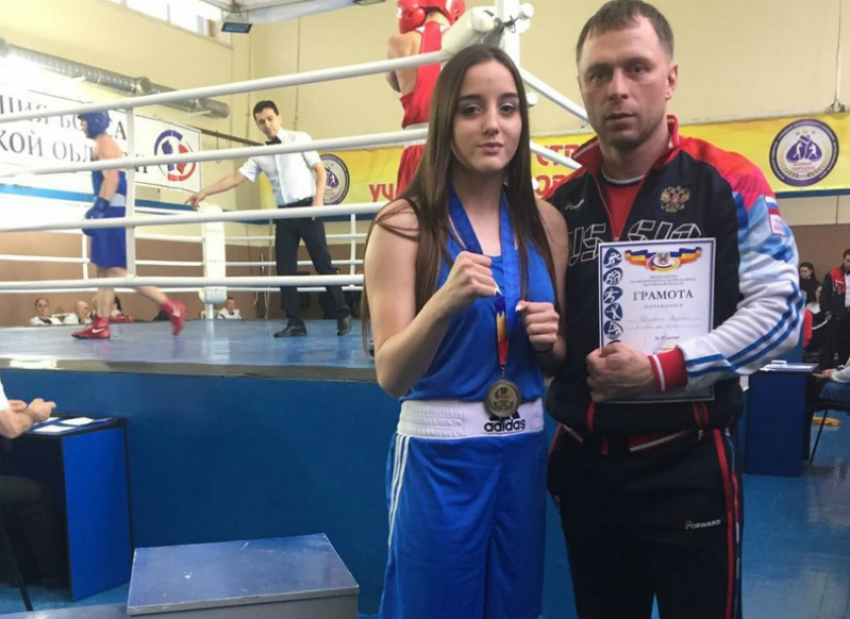 Девушка из Таганрога заняла второе место на Первенстве Ростовской области по боксу