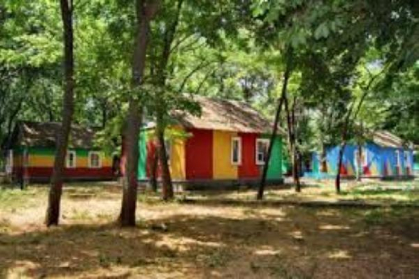 Детям из малоимущих семей Таганрога предложат отдохнуть в двух лагерях 