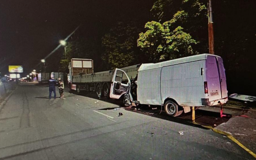 Пилот из Таганрога опять устроил мясной замес на дороге