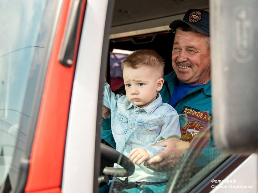 Календарь: в Таганроге отметили 370-летие Пожарной охраны РФ