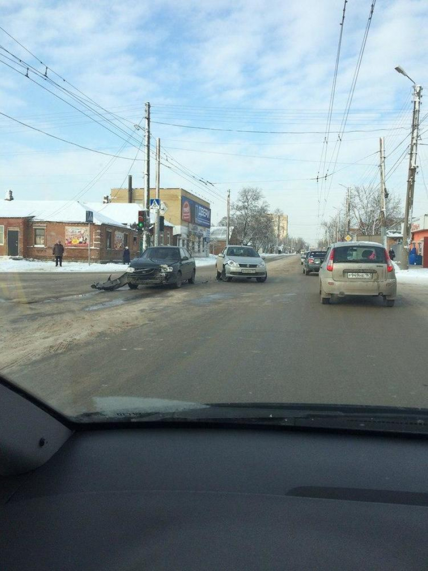 За прошедшие сутки в Таганроге произошло две аварии