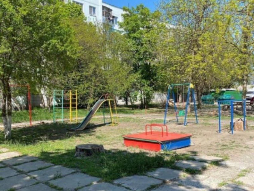 До 1 июня в Таганроге срежут 213 детских площадок