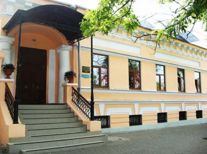 Таганрогский камерный театр приостановил спектакли из-за заражения коронавирусом труппы