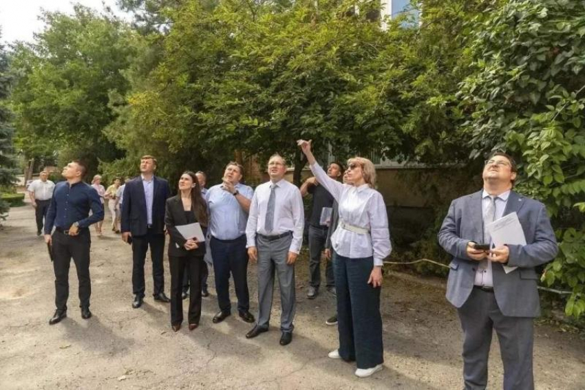 Глава Таганрога проверила как идёт восстановление домов после воздушных атак ВСУ
