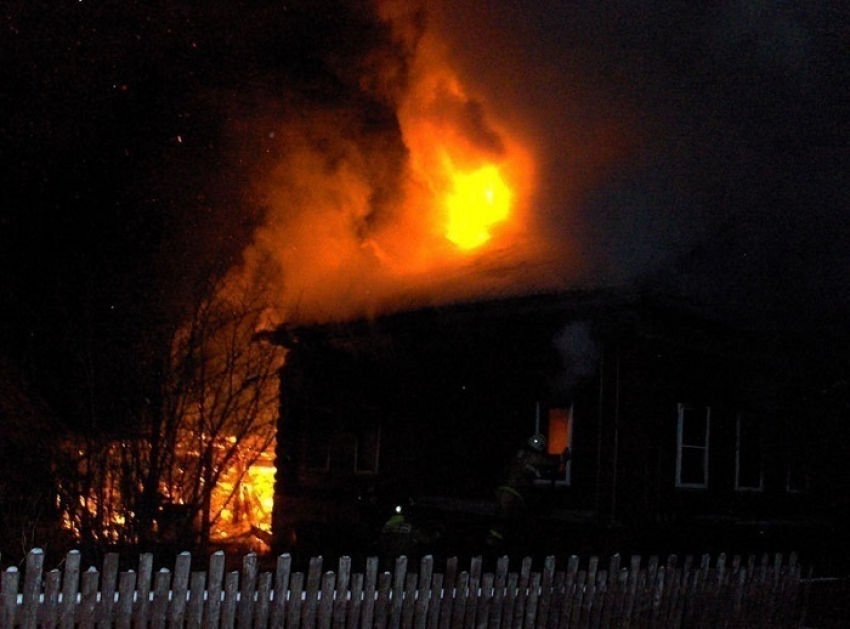 В Таганроге вспыхнул частный дом