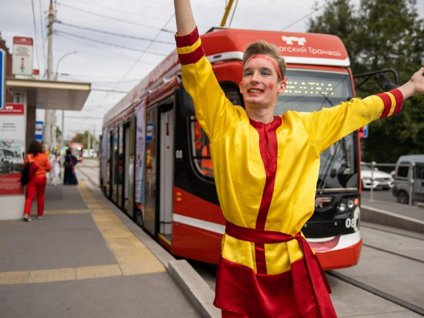 Таганрогский камерный театр покажет спектакли в трамвае и на трамвайных остановках