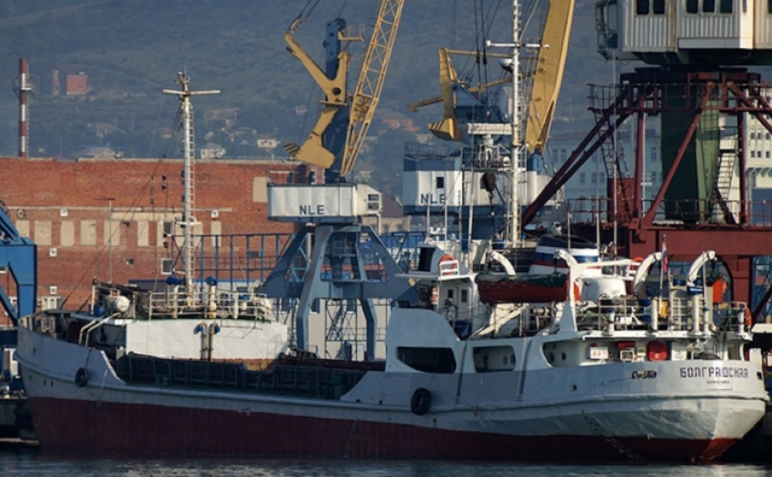 Почти 50-летняя шаланда «Болградская» продолжит работу по углублению дна в Таганрогском заливе